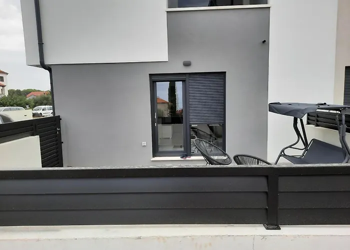 아파트 With Parking Space - 22836 *